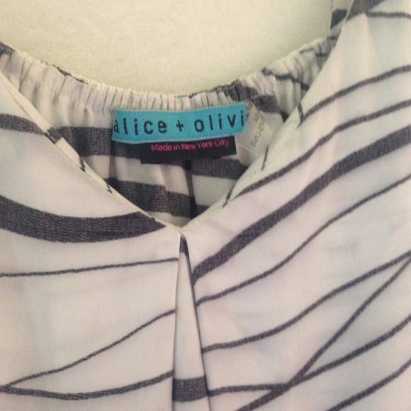 Alice + Olivia Top - Picture 3 of 9